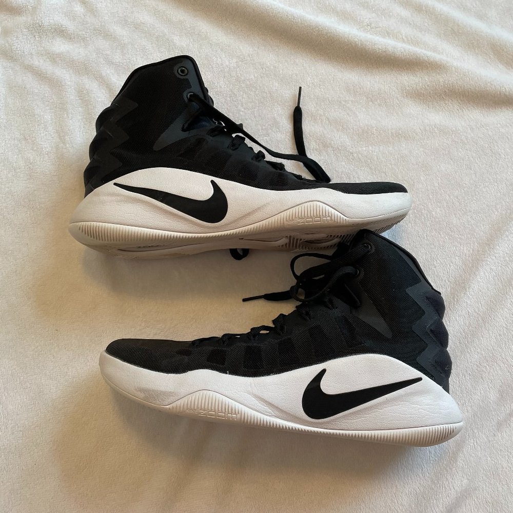 Nike Hyperdunk Basketball Shoes